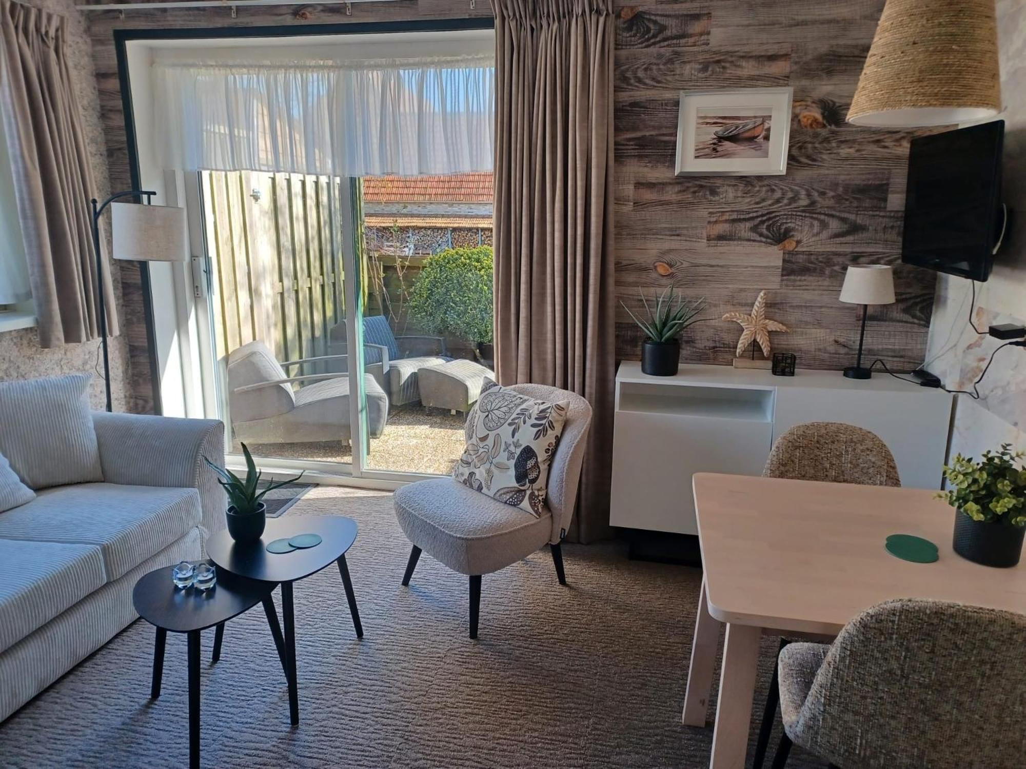 Hotel Dichtbijzee Oosterend  Kültér fotó