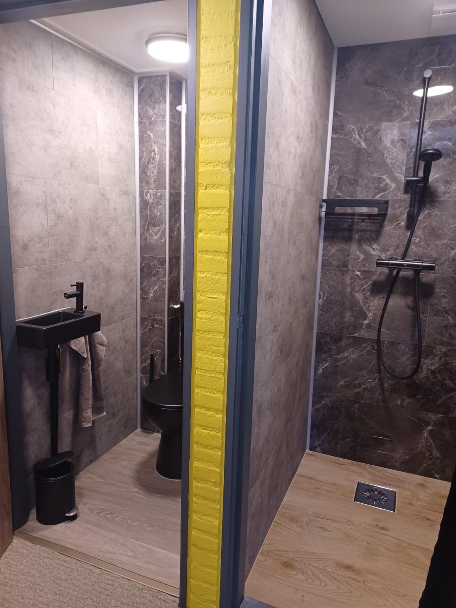 Hotel Dichtbijzee Oosterend  Kültér fotó