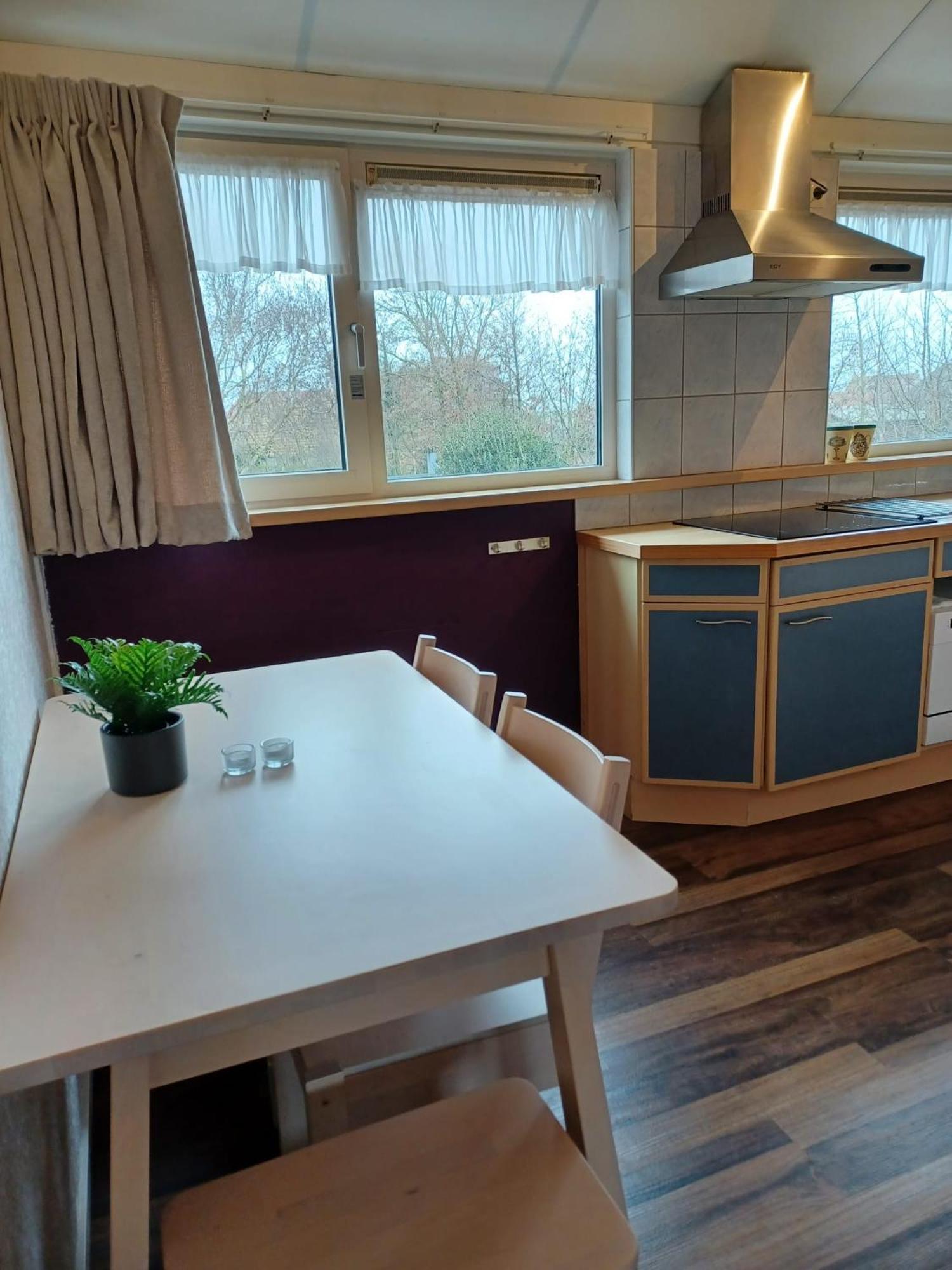 Hotel Dichtbijzee Oosterend  Kültér fotó