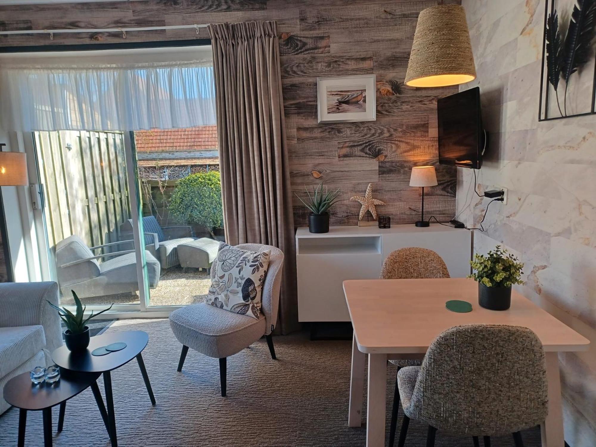 Hotel Dichtbijzee Oosterend  Kültér fotó
